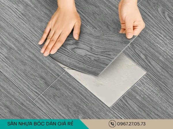 sàn nhựa bóc dán giá rẻ
