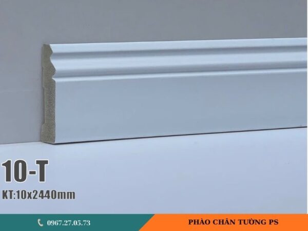 phào chân tường màu trắng