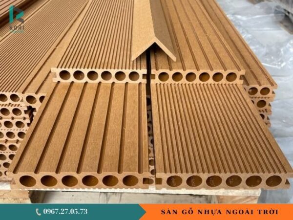 sàn gỗ ngoài trời lỗ tròn